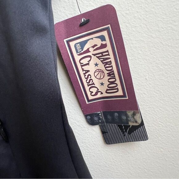 NWT Touch Alyssa Milano Philadelphia 76ers Hardwood Classics Vest NBA Size L - Picture 4 of 4